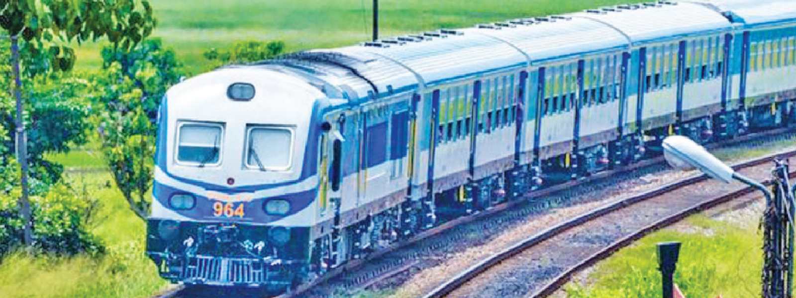 ලොකෝමොටිව් දුම්රිය ඉංජිනේරුවන් වර්ජනයේ